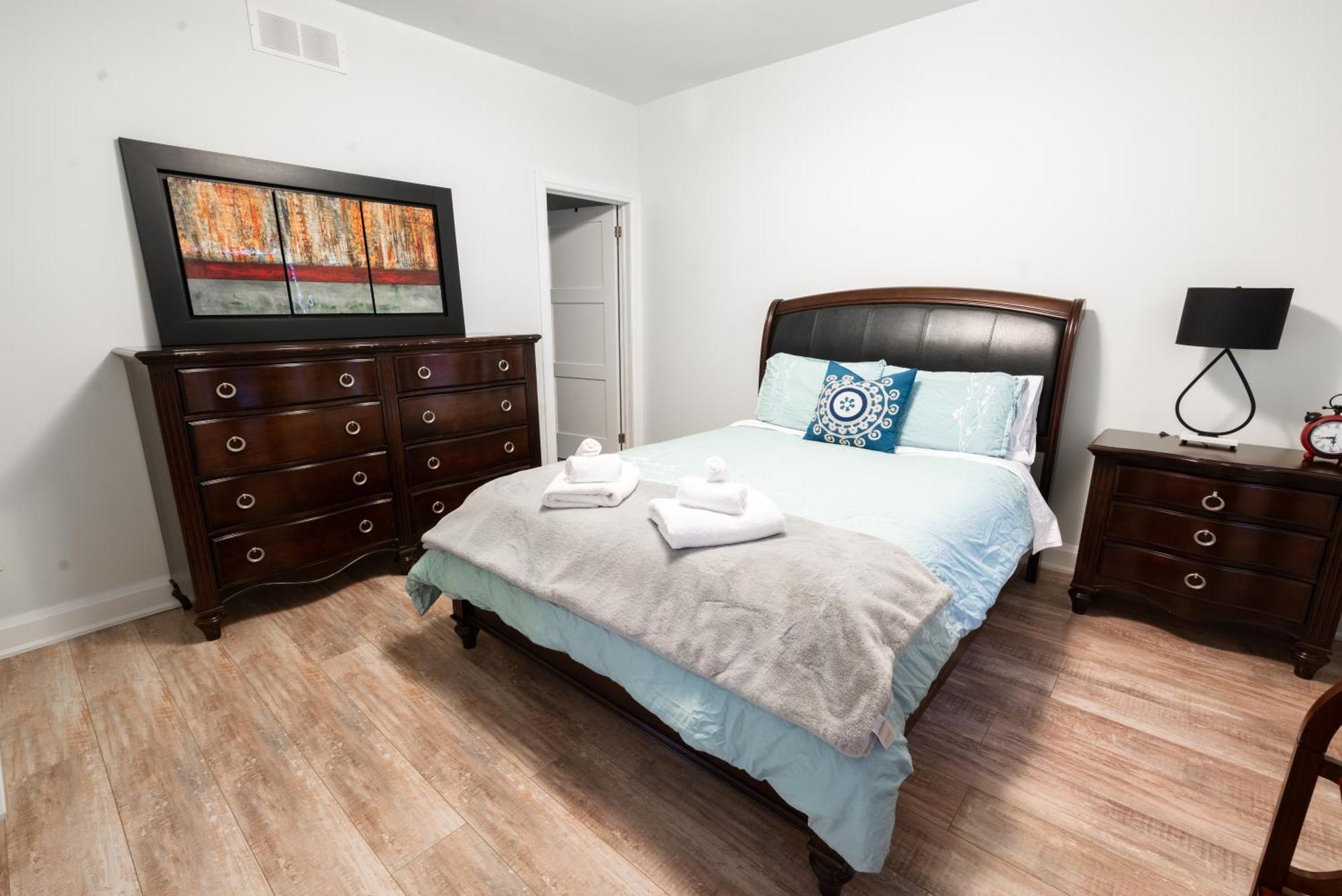 Spacious 3 Bedroom Apartment In Heart Of Niagara Thorold Exteriör bild