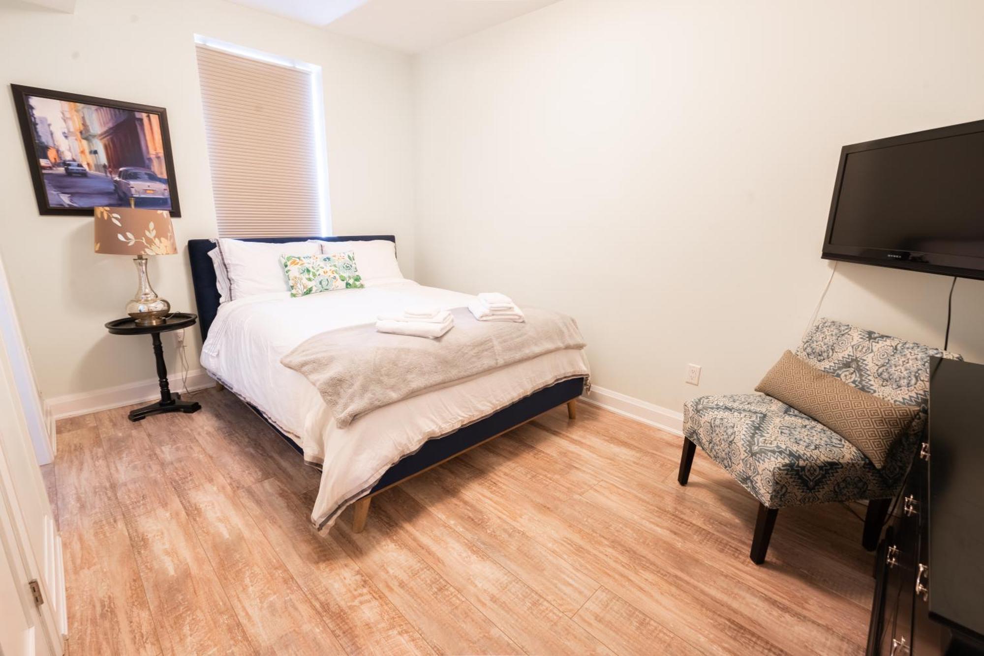 Spacious 3 Bedroom Apartment In Heart Of Niagara Thorold Exteriör bild