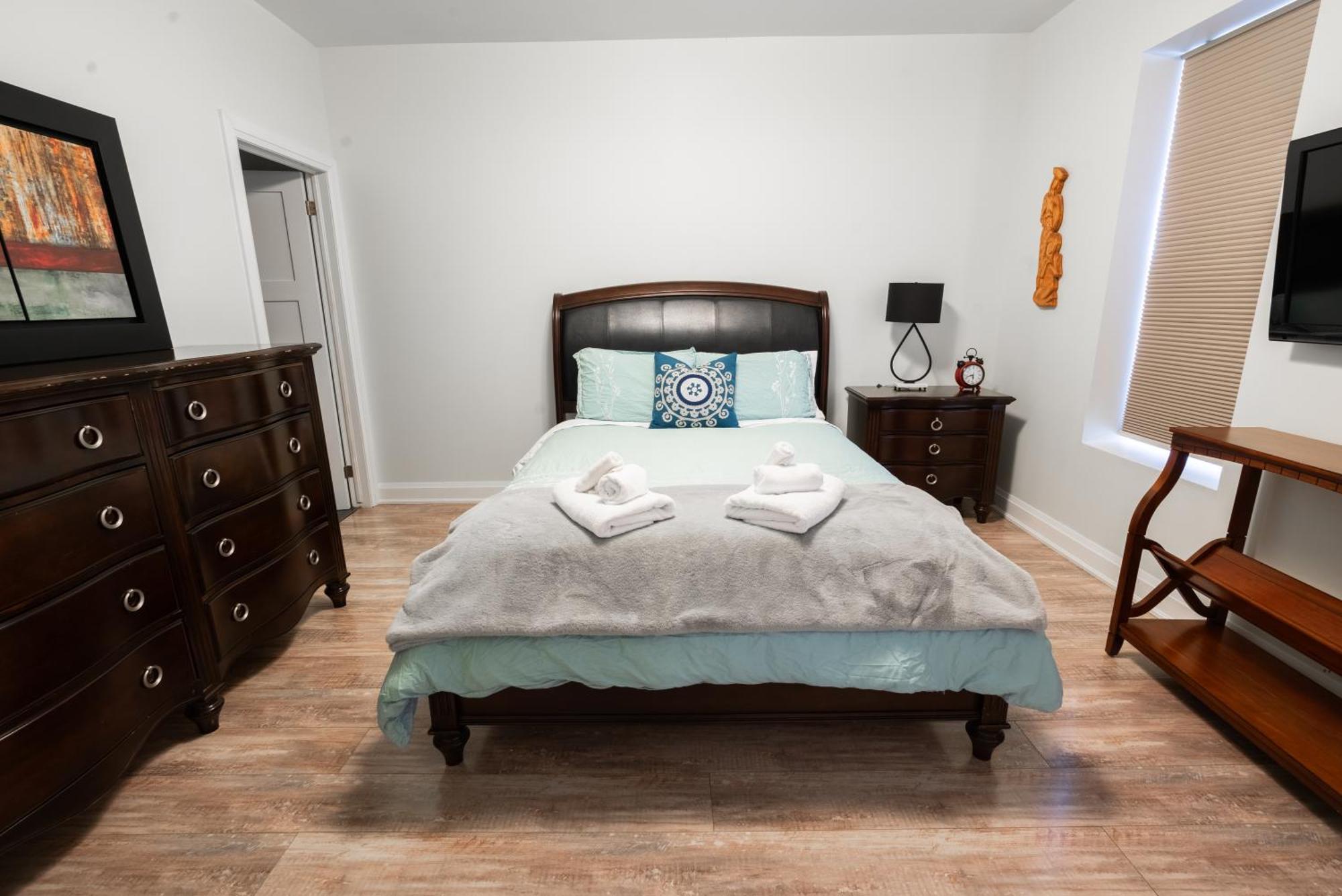 Spacious 3 Bedroom Apartment In Heart Of Niagara Thorold Exteriör bild